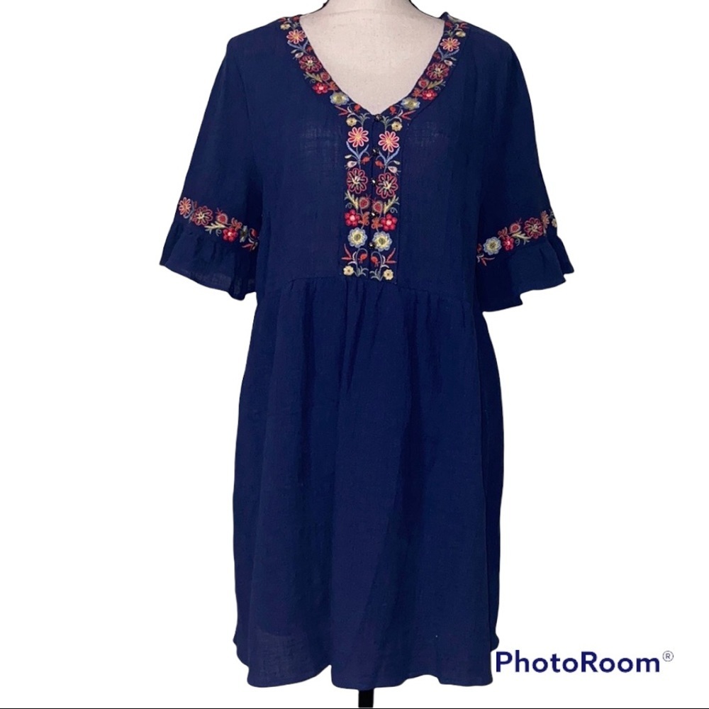 entro medium women’s shirt sleeve blue v neck floral embroidered baby doll dress